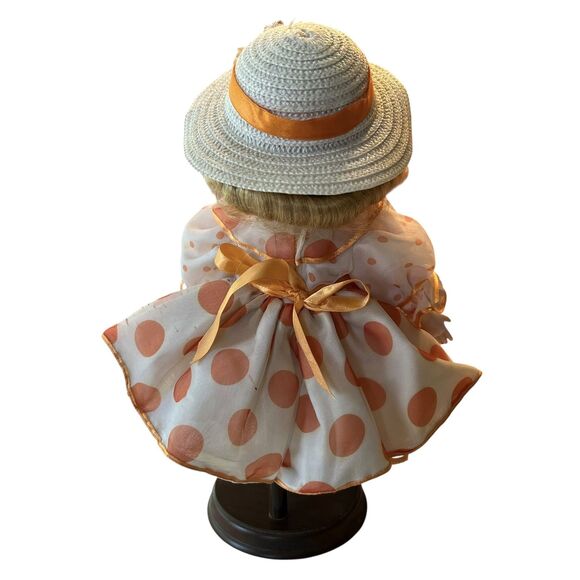 Vtg QVC Porcelain Clara Doll Blonde Blue Eyes Peach Polka Dot Dress Hat Stand - Picture 2 of 8